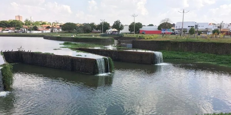 Hydraulic, retaining and landscape gabion application