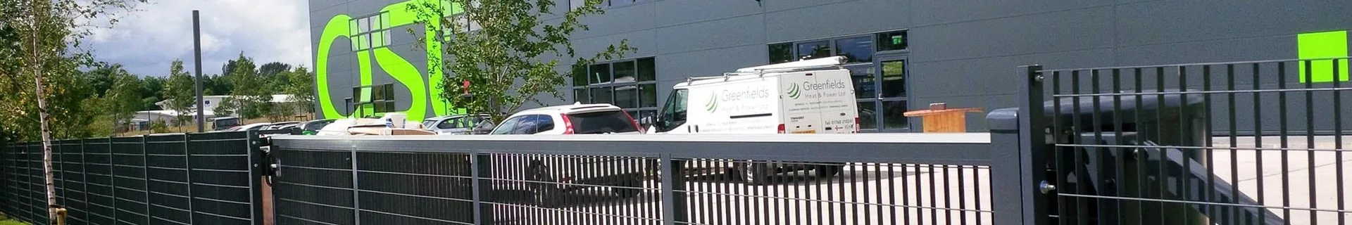 钢制护栏产品实物图，展示产品结构和外观