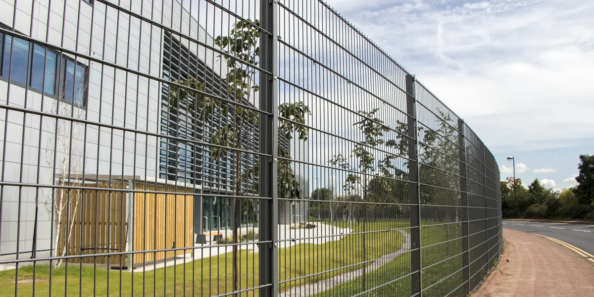 Security Fence product detail photo showing the actual product and application