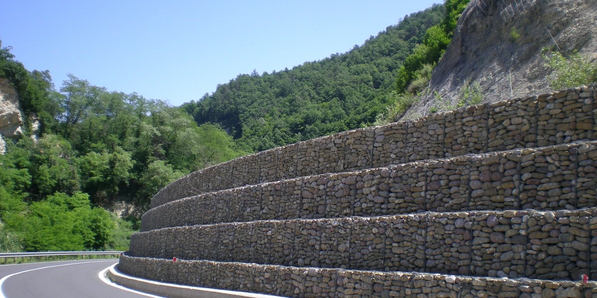 Stone-filled gabion mesh system